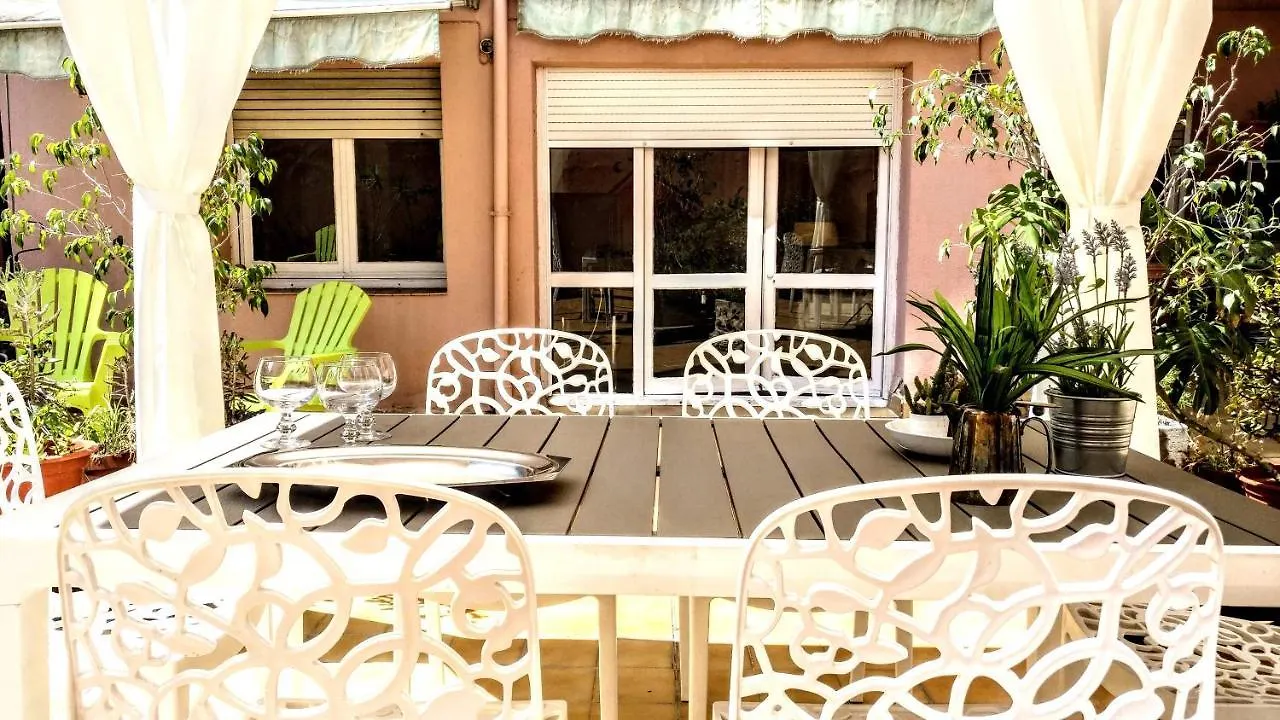 Bizflats Garden House Apartment Barcelona 0*,  Spain