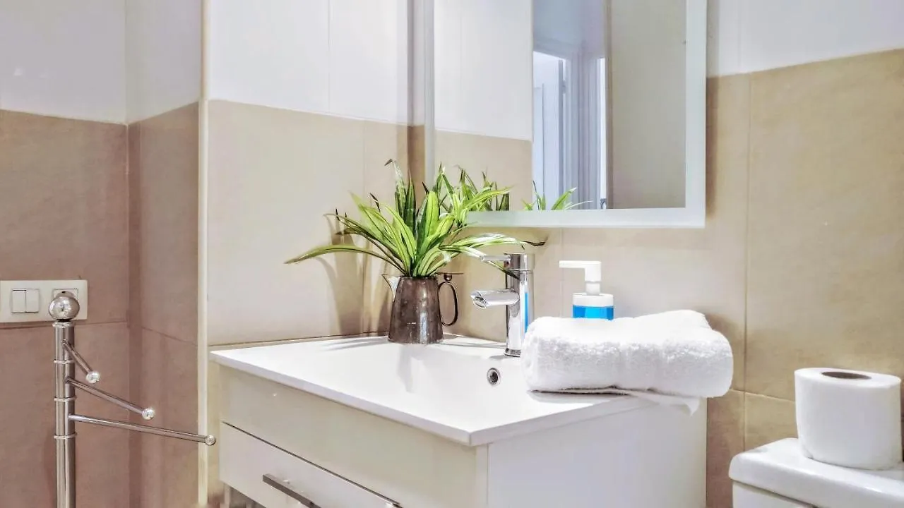 Bizflats Garden House Apartment Barcelona 0*,